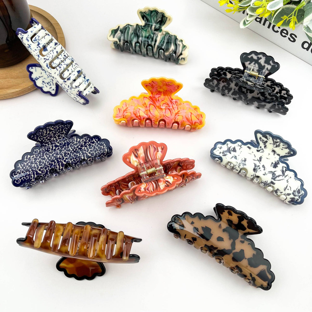 Wavy Edge Hair Claw Clip