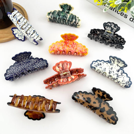 Wavy Edge Hair Claw Clip