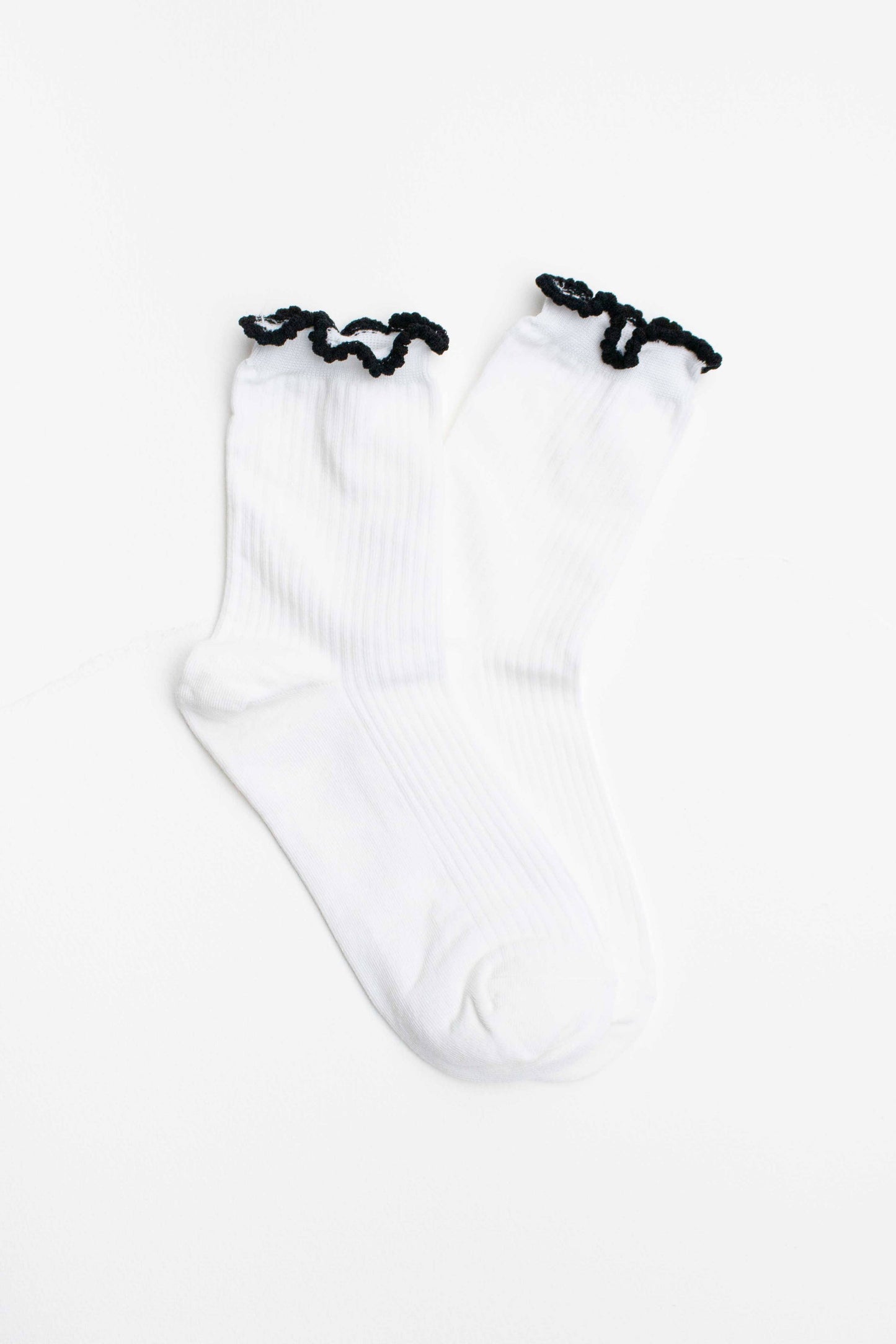 Ruffle Mid Crew Socks: Red & White