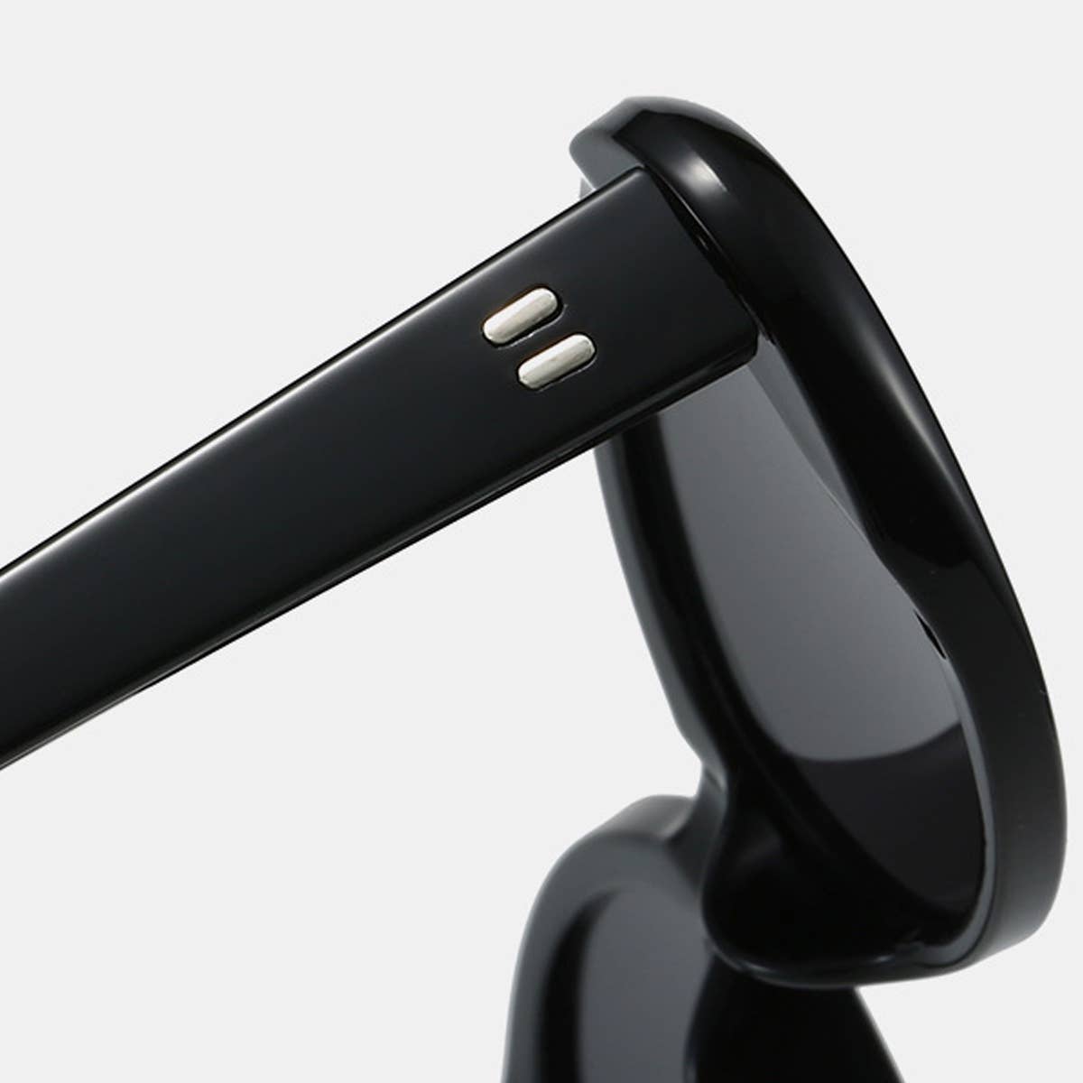 SMALL OVAL SUNGLASSES