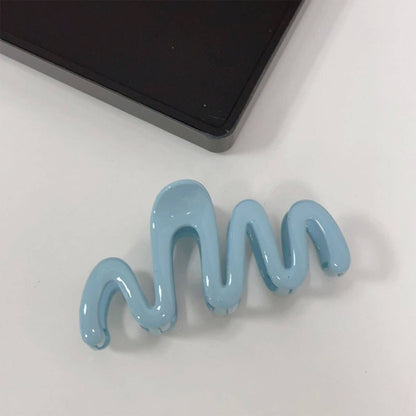 Wavy Oversized Claw Clip